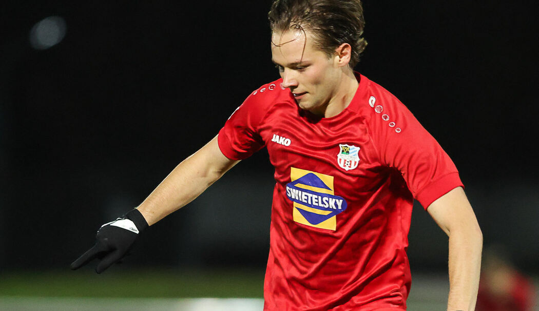Andrii Pelypenko sicherte dem SB Chiemgau mit seinem Treffer zum 0:1 den Sieg beim Kirchheimer SC.  (Foto: Weitz)  